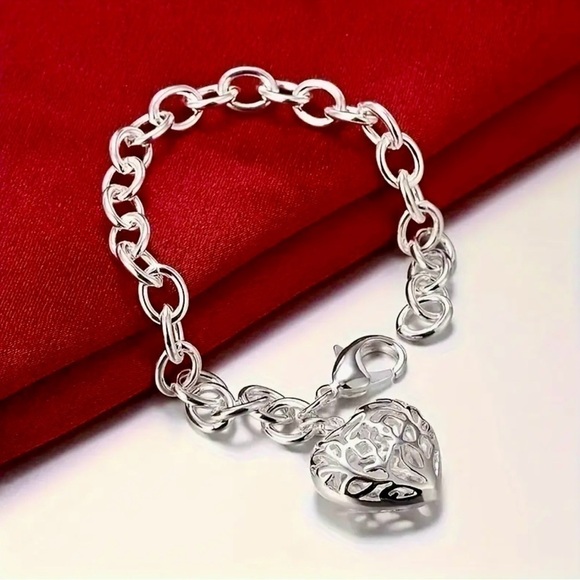 Exquisite Hollow Out Love Pendant Bracelet for Men and Women - NWT - Picture 5 of 5